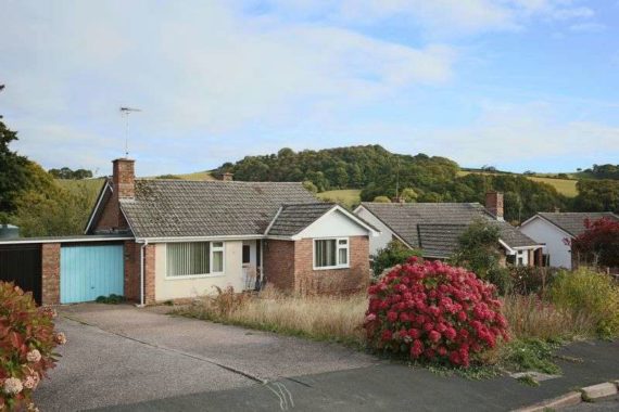 2 bedroom Detached f...